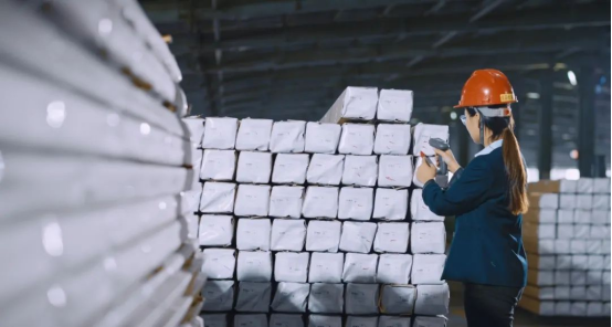 2024.06.05-Mazungumzo na Wu Jun, Meneja Mkuu wa Yonglijian Aluminum: Baada ya miaka 38 ya kuzingatia ubora, biashara za zamani za alumini zinawezaje kubadilika na kuvunja _1_11_translate_202507011548094539.png